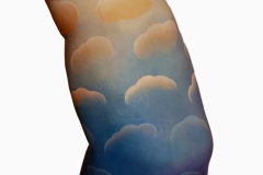 Dedo e nuvens Fiber Glass e pintura 30X35X75 2004